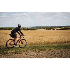 Croix De Fer 20 Adventure Gravel Bike – Reynolds 725 Steel Frame, Shimano GRX & Tubeless Ready 15 Croix De Fer 20 Red Gravel Bike Trail Riding Action