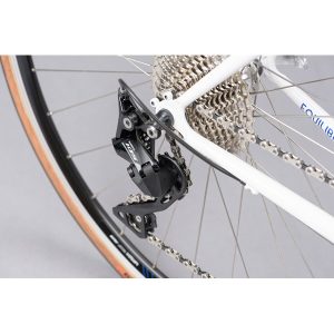 Equilibrium Large Steel Road Bike – Lightweight Reynolds 725 Frame, Classic Design (White) 9 Equilibrium Large Steel Road Bike Shimano 105 rear derailleur
