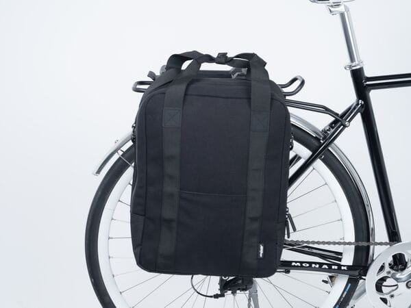 Close-up of Triple-X mounting system on METRO SIDE Triple-X Bag